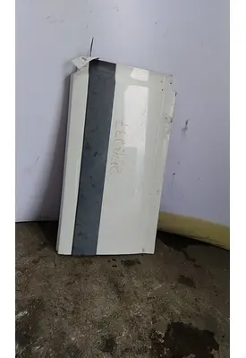 VOLVO VNL CAB SKIRT/SIDE FAIRING