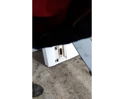 VOLVO VNL CAB SKIRTSIDE FAIRING