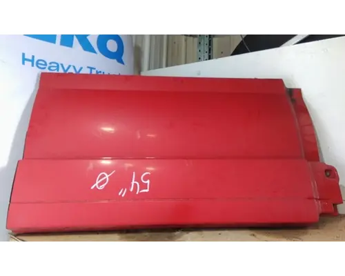 VOLVO VNL CAB SKIRTSIDE FAIRING