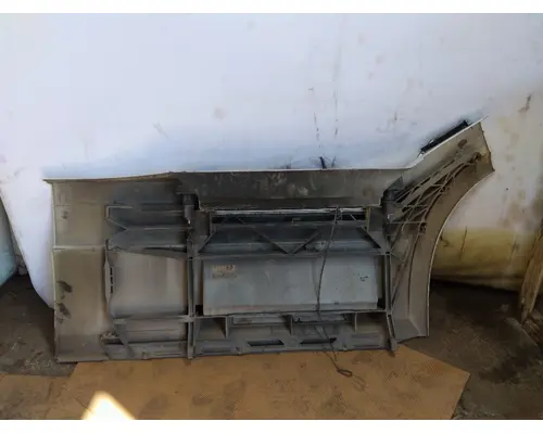 VOLVO VNL CAB SKIRTSIDE FAIRING