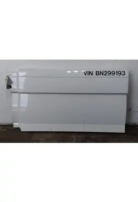 VOLVO VNL CAB SKIRT/SIDE FAIRING