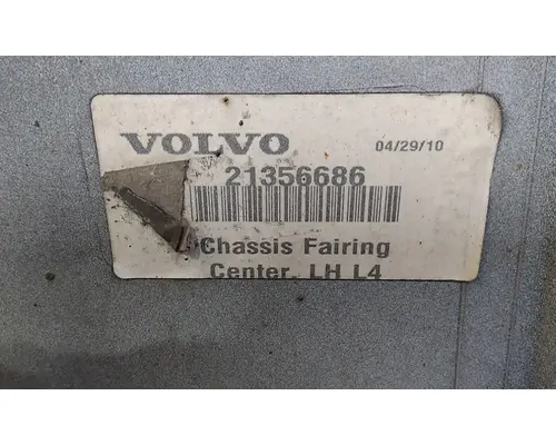 VOLVO VNL CAB SKIRTSIDE FAIRING