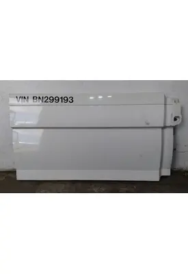 VOLVO VNL CAB SKIRT/SIDE FAIRING