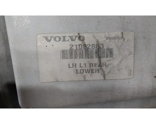 VOLVO VNL CAB SKIRTSIDE FAIRING