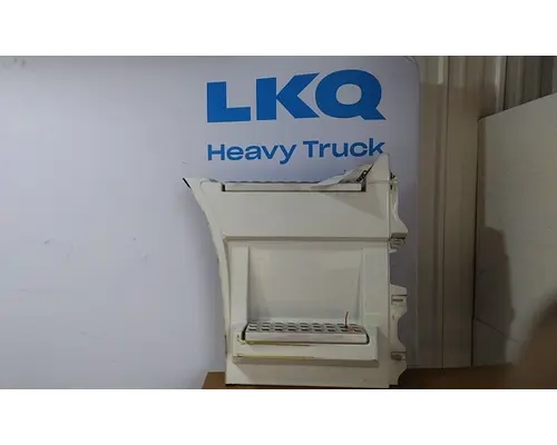 VOLVO VNL CAB SKIRTSIDE FAIRING