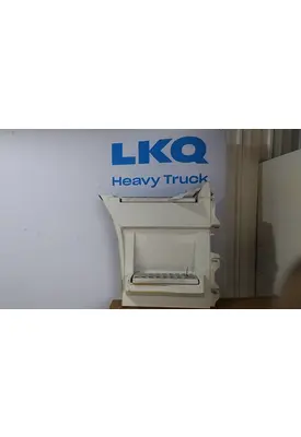 VOLVO VNL CAB SKIRT/SIDE FAIRING