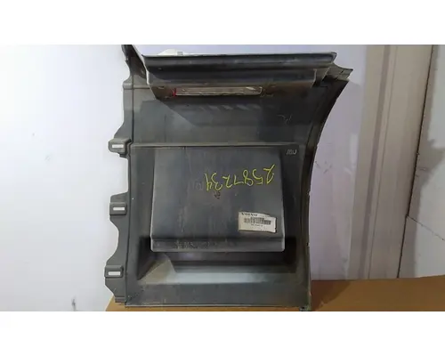 VOLVO VNL CAB SKIRTSIDE FAIRING