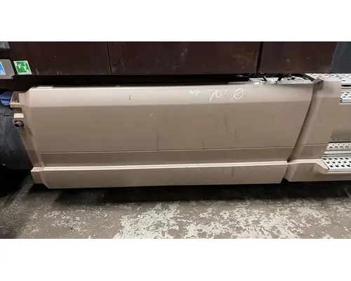 VOLVO VNL CAB SKIRTSIDE FAIRING