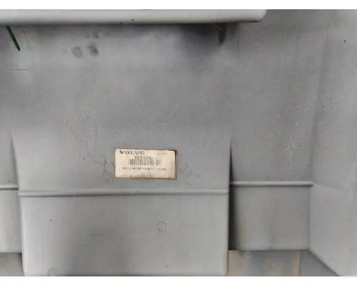 VOLVO VNL CAB SKIRTSIDE FAIRING