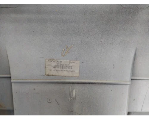 VOLVO VNL CAB SKIRTSIDE FAIRING