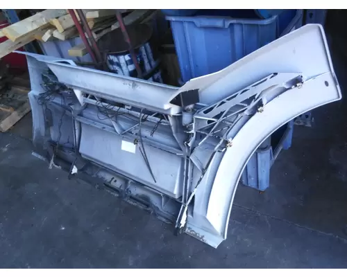 VOLVO VNL CAB SKIRTSIDE FAIRING