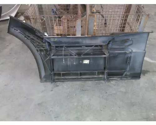 VOLVO VNL CAB SKIRTSIDE FAIRING