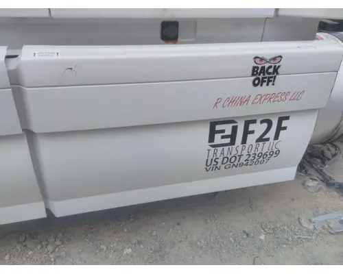 VOLVO VNL CAB SKIRTSIDE FAIRING