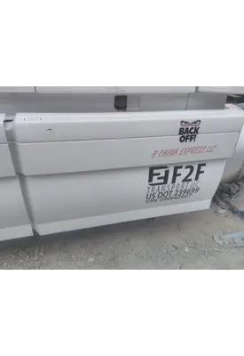 VOLVO VNL CAB SKIRT/SIDE FAIRING