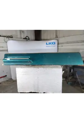 VOLVO VNL CAB SKIRT/SIDE FAIRING