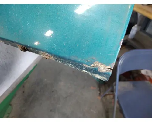 VOLVO VNL CAB SKIRTSIDE FAIRING