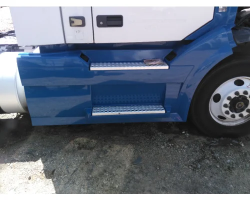 VOLVO VNL CAB SKIRTSIDE FAIRING