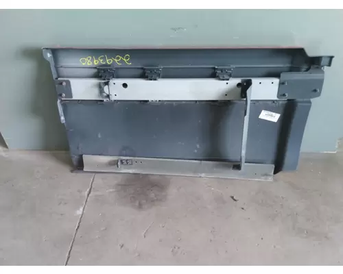 VOLVO VNL CAB SKIRTSIDE FAIRING