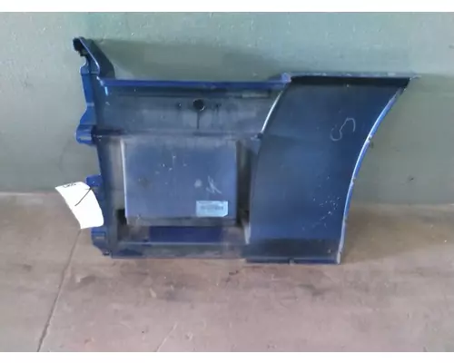 VOLVO VNL CAB SKIRTSIDE FAIRING