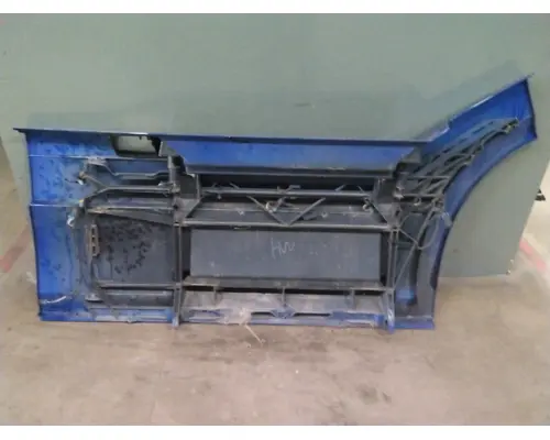 VOLVO VNL CAB SKIRTSIDE FAIRING