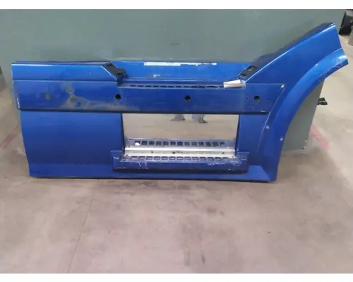 VOLVO VNL CAB SKIRTSIDE FAIRING