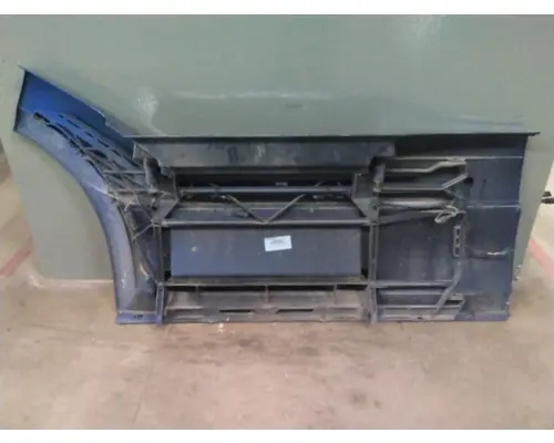 VOLVO VNL CAB SKIRTSIDE FAIRING