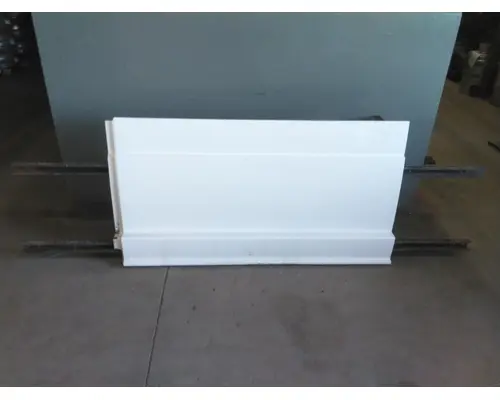 VOLVO VNL CAB SKIRTSIDE FAIRING