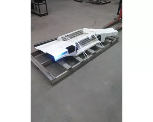 VOLVO VNL CAB SKIRTSIDE FAIRING