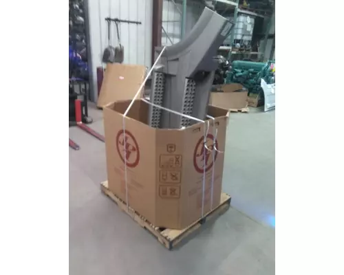 VOLVO VNL CAB SKIRTSIDE FAIRING