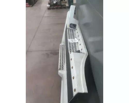 VOLVO VNL CAB SKIRTSIDE FAIRING