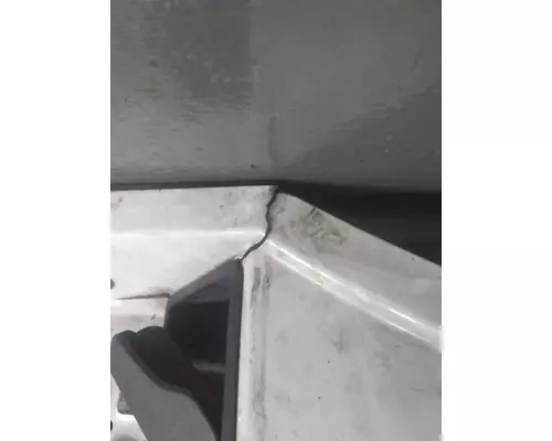 VOLVO VNL CAB SKIRTSIDE FAIRING