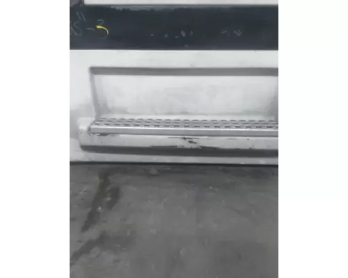 VOLVO VNL CAB SKIRTSIDE FAIRING
