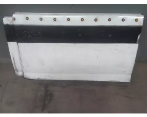 VOLVO VNL CAB SKIRTSIDE FAIRING