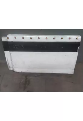 VOLVO VNL CAB SKIRT/SIDE FAIRING