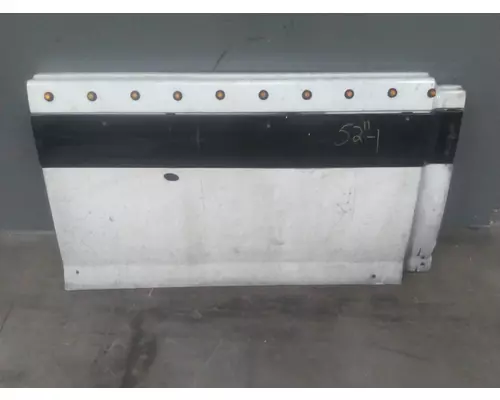 VOLVO VNL CAB SKIRTSIDE FAIRING