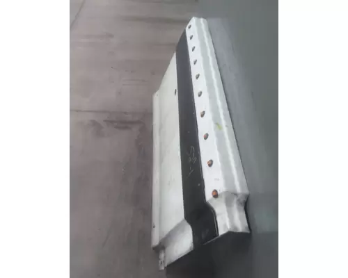 VOLVO VNL CAB SKIRTSIDE FAIRING