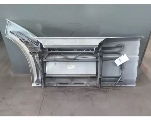 VOLVO VNL CAB SKIRTSIDE FAIRING