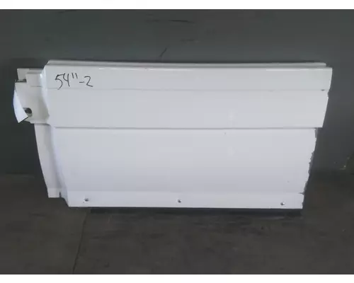 VOLVO VNL CAB SKIRTSIDE FAIRING