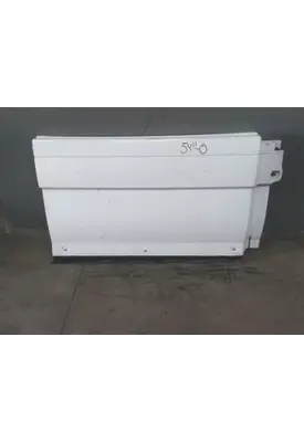 VOLVO VNL CAB SKIRT/SIDE FAIRING
