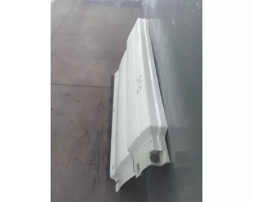 VOLVO VNL CAB SKIRTSIDE FAIRING