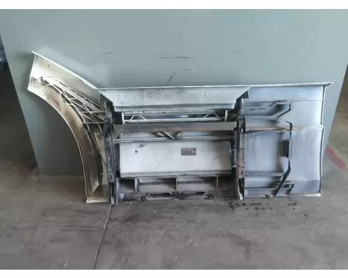 VOLVO VNL CAB SKIRTSIDE FAIRING