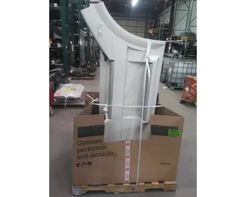 VOLVO VNL CAB SKIRTSIDE FAIRING