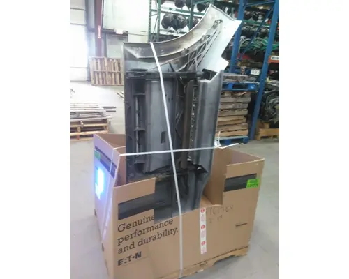 VOLVO VNL CAB SKIRTSIDE FAIRING