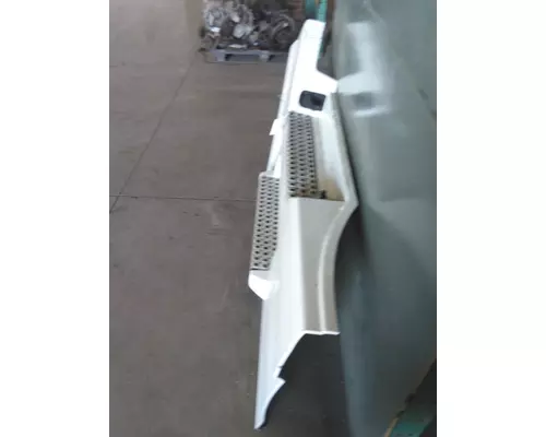 VOLVO VNL CAB SKIRTSIDE FAIRING