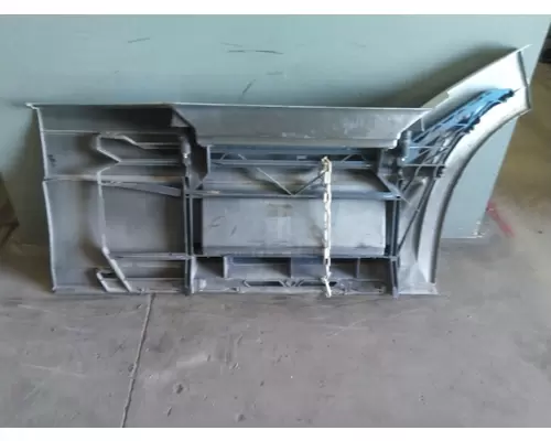 VOLVO VNL CAB SKIRTSIDE FAIRING