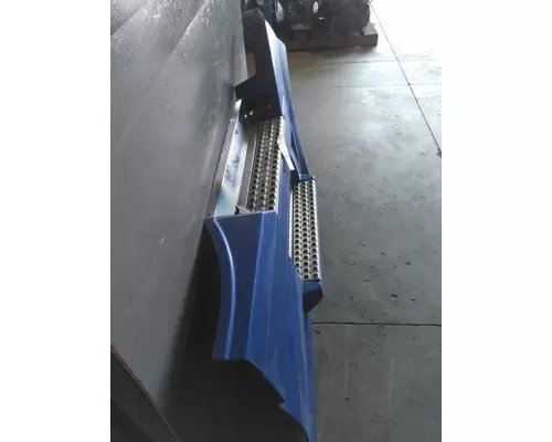 VOLVO VNL CAB SKIRTSIDE FAIRING