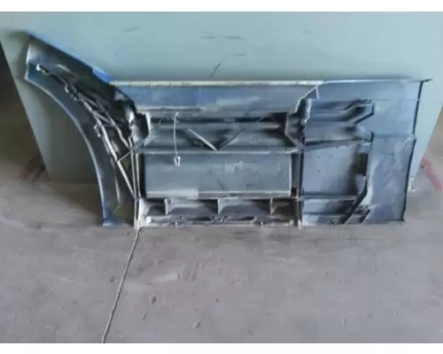 VOLVO VNL CAB SKIRTSIDE FAIRING