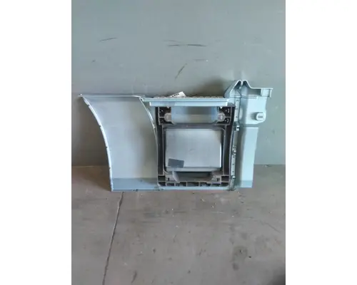 VOLVO VNL CAB SKIRTSIDE FAIRING