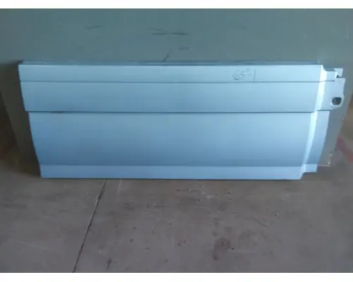 VOLVO VNL CAB SKIRTSIDE FAIRING