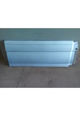 VOLVO VNL CAB SKIRT/SIDE FAIRING